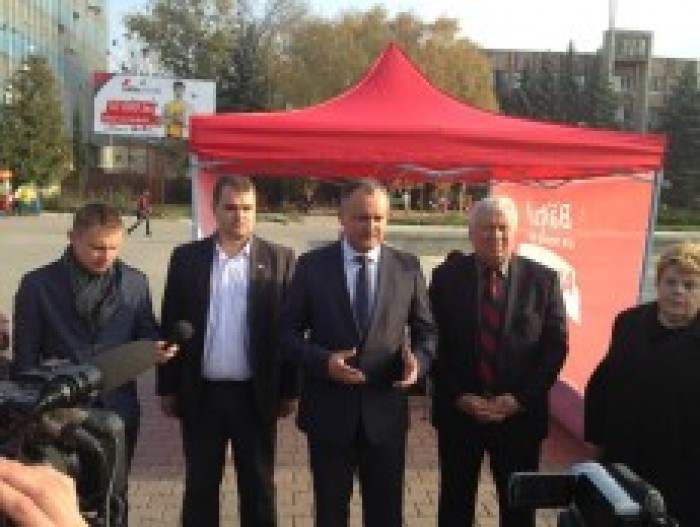 (foto) Facebook: „Moldoveneasca” lui Dodon își spune cuvântul și în campania socialiștilor (foto) Facebook: „Moldoveneasca” lui Dodon își spune cuvântul și în campania socialiștilor