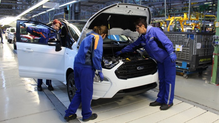 (foto) Ford a demarat producţia lui EcoSport în România. Maşina va ajunge pe 56 de pieţe (foto) Ford a demarat producţia lui EcoSport în România. Maşina va ajunge pe 56 de pieţe