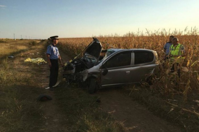 (foto) Grav accident în România cu implicarea unei familii de moldoveni. O femeie a murit, iar soțul și cei doi copii sunt grav răniți (foto) Grav accident în România cu implicarea unei familii de moldoveni. O femeie a murit, iar soțul și cei doi copii sunt grav răniți