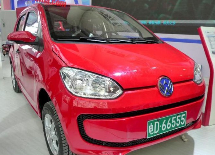 (foto) Ingeniozitate chineză. Iată cum a fost copiat designul unui Mercedes-Benz şi VW (foto) Ingeniozitate chineză. Iată cum a fost copiat designul unui Mercedes-Benz şi VW