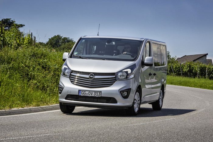 (foto) Opel introduce modelul business Vivaro Tourer şi cel pentru familişti Vivaro Combi+ (foto) Opel introduce modelul business Vivaro Tourer şi cel pentru familişti Vivaro Combi+