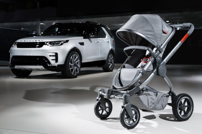 (foto) Special pentru părinţi aventurieri. Land Rover şi iCandy au făcut un cărucior pentru off-road (foto) Special pentru părinţi aventurieri. Land Rover şi iCandy au făcut un cărucior pentru off-road