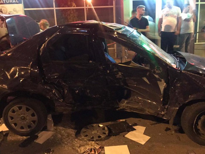 (foto) Un Audi și o mașină de la o școală auto, făcute zob în capitală: Două persoane, spitalizate (foto) Un Audi și o mașină de la o școală auto, făcute zob în capitală: Două persoane, spitalizate