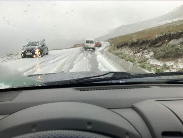 (foto/video) A nins pe Transalpina, șoseaua care ajunge la cea mai mare altitudine din Romania (foto/video) A nins pe Transalpina, șoseaua care ajunge la cea mai mare altitudine din Romania