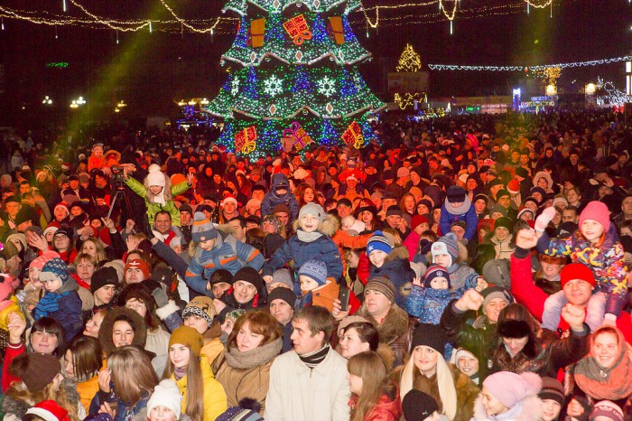 (foto/video) Atmosferă festivă la Bălți: concert pe cinste, dansuri și focuri de artificii (foto/video) Atmosferă festivă la Bălți: concert pe cinste, dansuri și focuri de artificii