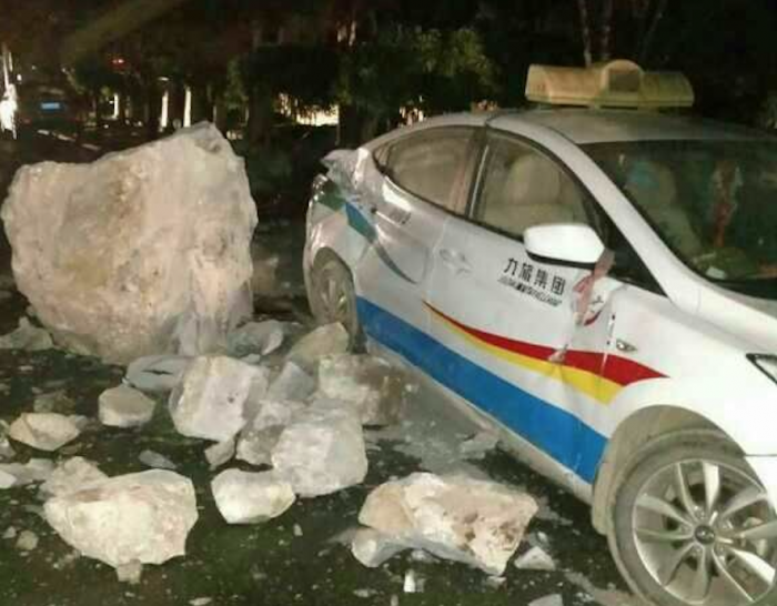 (foto/video/update) Cutremur puternic în China: cel puțin 19 oameni au decedat, dar ar fi vorba de 100 de morți și mii de răniți (foto/video/update) Cutremur puternic în China: cel puțin 19 oameni au decedat, dar ar fi vorba de 100 de morți și mii de răniți