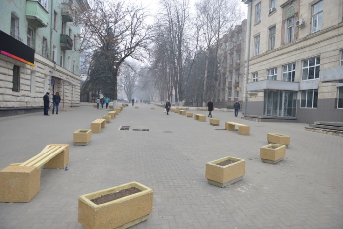 (galerie foto) Lucrările de amenajare a scuarului de pe strada Bulgară din capitală s-au încheiat. Cum arată acesta (galerie foto) Lucrările de amenajare a scuarului de pe strada Bulgară din capitală s-au încheiat. Cum arată acesta