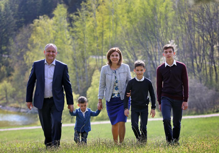 Galina Dodon, despre soțul său: Este o fire social orientată Galina Dodon, despre soțul său: Este o fire social orientată