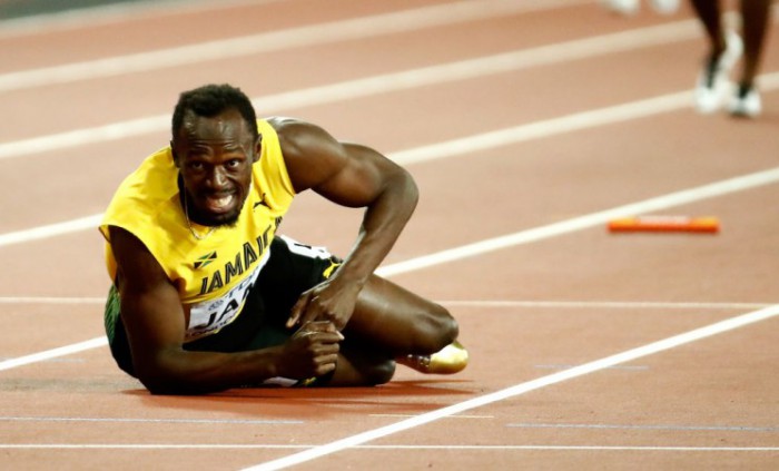 (video) Ghinion pentru Usain Bolt! Jamaicanul s-a accidentat în timpul ultimei sale curse din carieră (video) Ghinion pentru Usain Bolt! Jamaicanul s-a accidentat în timpul ultimei sale curse din carieră