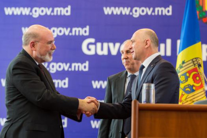 Guvernul Filip a concesionat circa 40% din teritoriul Moldovei unui offshore Guvernul Filip a concesionat circa 40% din teritoriul Moldovei unui offshore