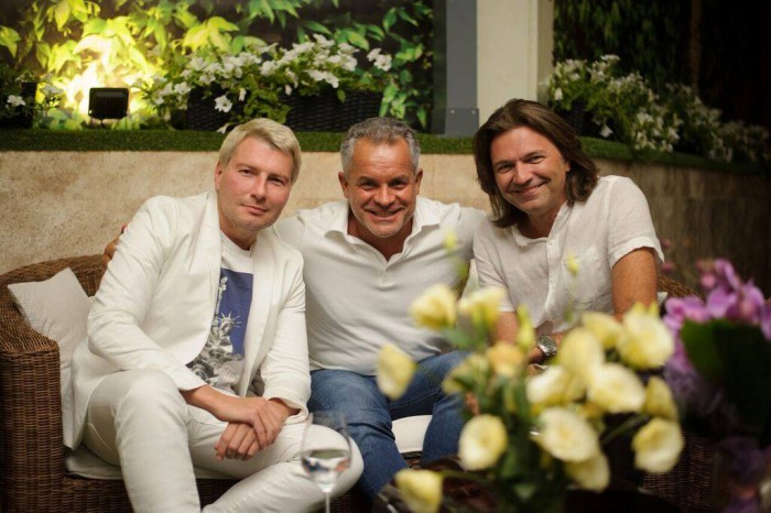 Imaginea zilei: Vlad Plahotniuc, în compania „oaspeților dragi” Nicolai Bascov și Dmitrii Malicov Imaginea zilei: Vlad Plahotniuc, în compania „oaspeților dragi” Nicolai Bascov și Dmitrii Malicov