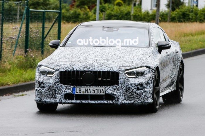 Imagini spion: Rivalul lui Porsche Panamera Turbo S E-Hybrid este tot mai aproape de debut Imagini spion: Rivalul lui Porsche Panamera Turbo S E-Hybrid este tot mai aproape de debut