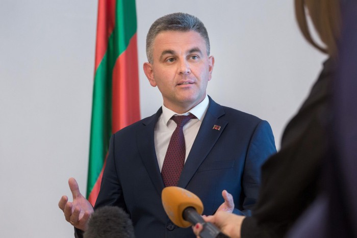 Krasnoselski răspunde acuzațiilor lui Dodon: Nu-i suntem datori „Gazprom-ului” cu nimic Krasnoselski răspunde acuzațiilor lui Dodon: Nu-i suntem datori „Gazprom-ului” cu nimic