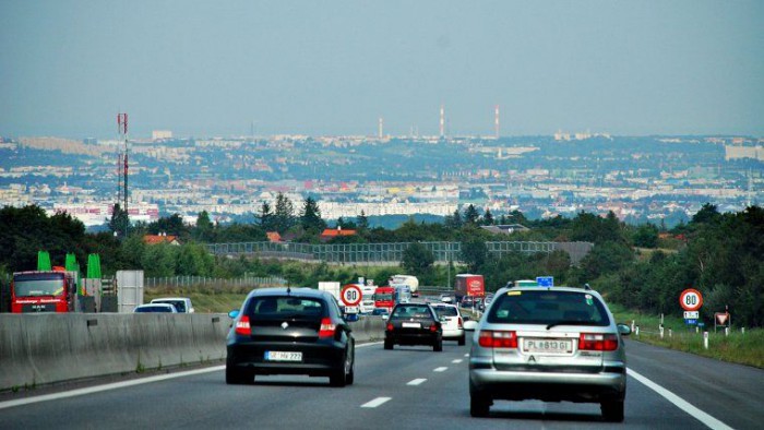 La drum cu mașina prin Europa. Cum sunt taxați șoferii pe autostrăzile din UE La drum cu mașina prin Europa. Cum sunt taxați șoferii pe autostrăzile din UE