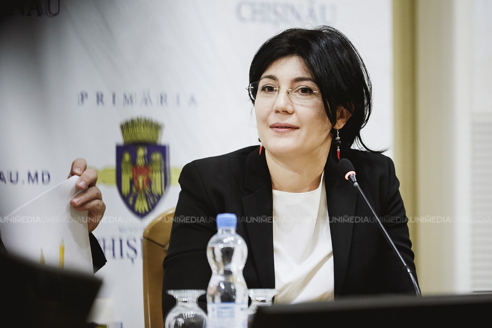 (live) Conferința de presă cu tema „Autoritățile electorale refuză nemotivat accesul la listele de subscripție a Silviei Radu”