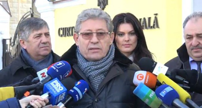 (video) Deputații PL, la Curtea Constituțională: Îl vom înainta pe Munteanu la funcția de ministru al Apărării (video) Deputații PL, la Curtea Constituțională: Îl vom înainta pe Munteanu la funcția de ministru al Apărării
