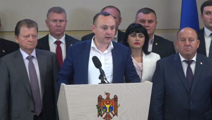 (video) Deputații PSRM fac declarații de presă: Acest Parlament nu e funcțional, în capul mesei stau interese meschine