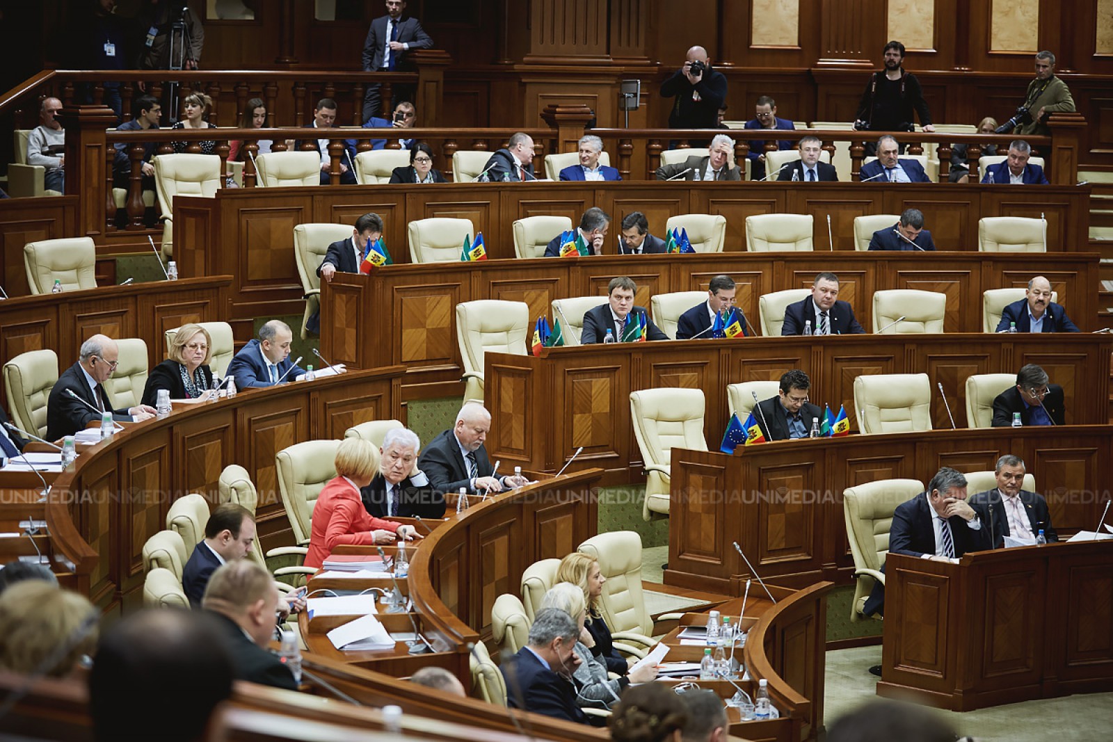 (video/update) Ședința Parlamentului: Deputații din PCRM au părăsit plenul în semn de protest față de Proiectul de lege privind modificarea Codului Audiovizualului