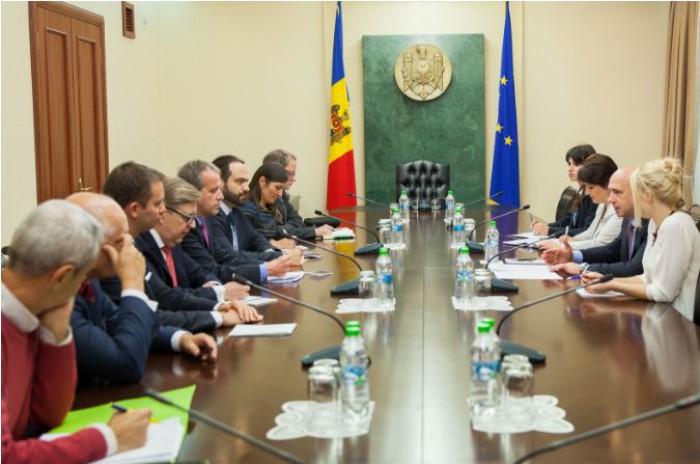 Mai mulți deputați europeni se află la Chișinău pentru scrutinul de duminică Mai mulți deputați europeni se află la Chișinău pentru scrutinul de duminică