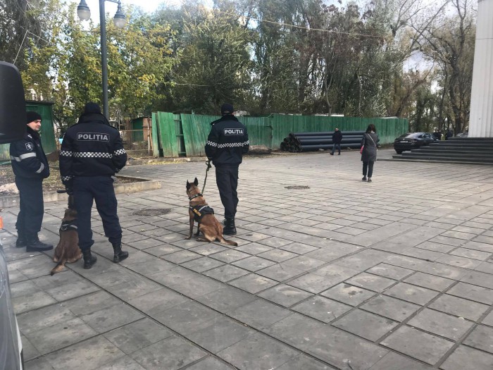 Mai mulți polițiști, observați în zona Catedralei. Motivul