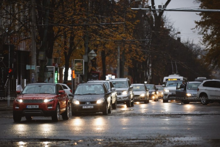 Se așteaptă ploi cu descărcări electrice în țară, însă continuă codul galben de incendiu Se așteaptă ploi cu descărcări electrice în țară, însă continuă codul galben de incendiu