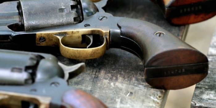 Marșul Unirii. Tânărul cu pistol traumatic va fi amendat Marșul Unirii. Tânărul cu pistol traumatic va fi amendat
