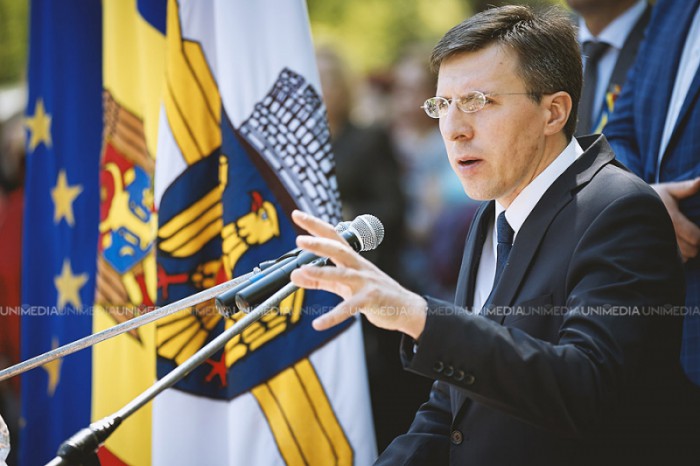 Meditația lui Dorin Chirtoacă, în ajunul Hramului Orașului: Dacă ar fi fost lăsat liber şi nu ar fi fost hărţuit, Chişinăul ar merge înainte mai repede Meditația lui Dorin Chirtoacă, în ajunul Hramului Orașului: Dacă ar fi fost lăsat liber şi nu ar fi fost hărţuit, Chişinăul ar merge înainte mai repede