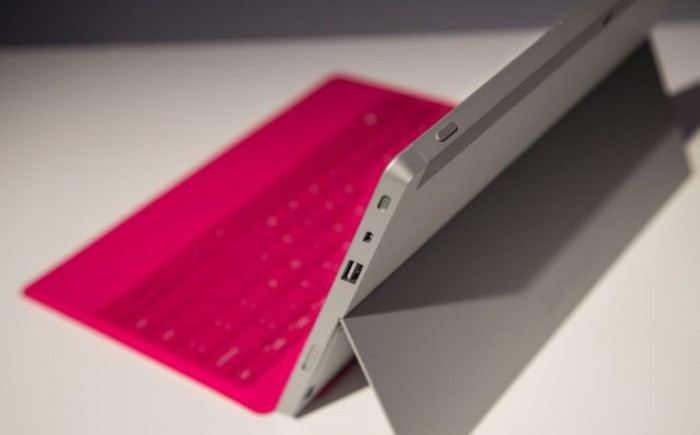 Microsoft se pregăteşte să-i dea o lovitură rivalei Google: compania va lansa CloudBook-urile, laptopuri ieftine care vor concura direct cu Chromebook-urile Microsoft se pregăteşte să-i dea o lovitură rivalei Google: compania va lansa CloudBook-urile, laptopuri ieftine care vor concura direct cu Chromebook-urile