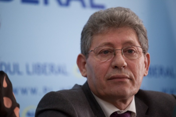 Mihai Ghimpu se adresează lui Dumnezeu: „Oare tu, Doamne, ai comandat arestările?” Mihai Ghimpu se adresează lui Dumnezeu: „Oare tu, Doamne, ai comandat arestările?”