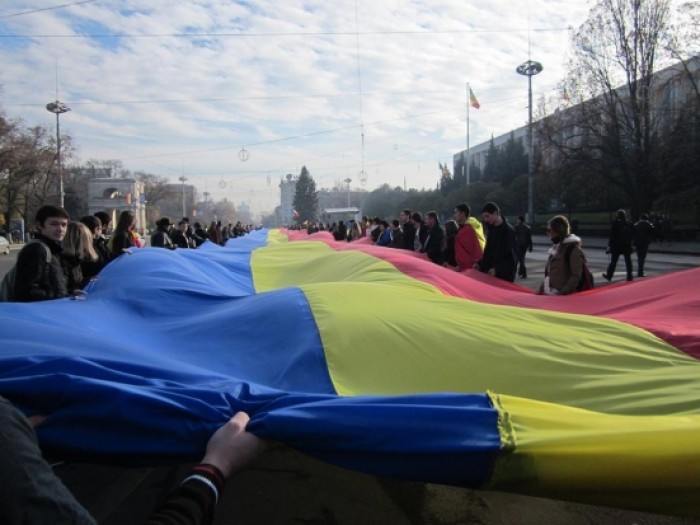 (video) Mii de persoane participă la „Marșul pentru Basarabia”: „Chişinău şi Bucureşti, două inimi româneşti (video) Mii de persoane participă la „Marșul pentru Basarabia”: „Chişinău şi Bucureşti, două inimi româneşti