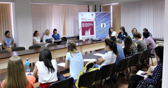 Ministerul Muncii vine cu un nou proiect pentru persoanele fără un lucru stabil: Șomerii necalificați, în special tinerii, vor beneficia de instruiri la locul de muncă Ministerul Muncii vine cu un nou proiect pentru persoanele fără un lucru stabil: Șomerii necalificați, în special tinerii, vor beneficia de instruiri la locul de muncă