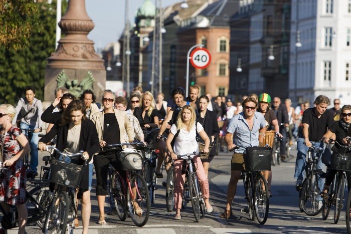 Modele comunitare: Cum e să fii ciclist în Europa și... la Chișinău Modele comunitare: Cum e să fii ciclist în Europa și... la Chișinău