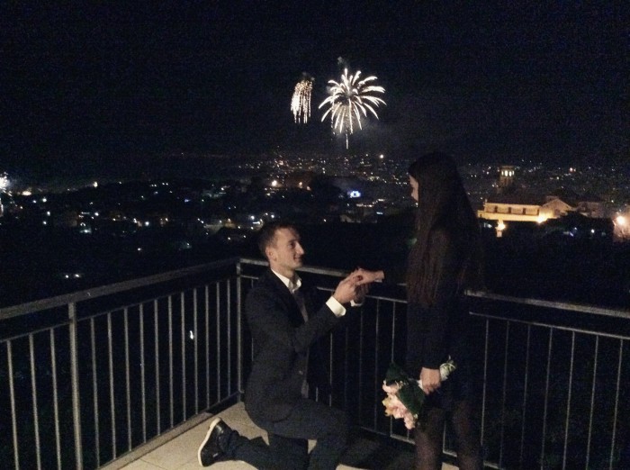 Moment special pentru Gheorghe Anton. Mijlocașul celor de la Zimbru Chișinău s-a logodit cu iubita sa Moment special pentru Gheorghe Anton. Mijlocașul celor de la Zimbru Chișinău s-a logodit cu iubita sa