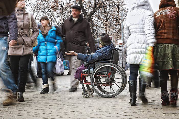 Obliga moldoveni să cerșească în Federația Rusă. Un bărbat riscă 20 de ani de închisoare Obliga moldoveni să cerșească în Federația Rusă. Un bărbat riscă 20 de ani de închisoare