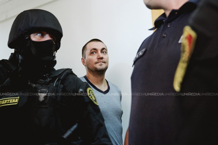 Omul de afaceri Veaceslav Platon, cercetat pe încă un capăt de acuzare; Ar fi încercat să mituiască niște gardieni Omul de afaceri Veaceslav Platon, cercetat pe încă un capăt de acuzare; Ar fi încercat să mituiască niște gardieni