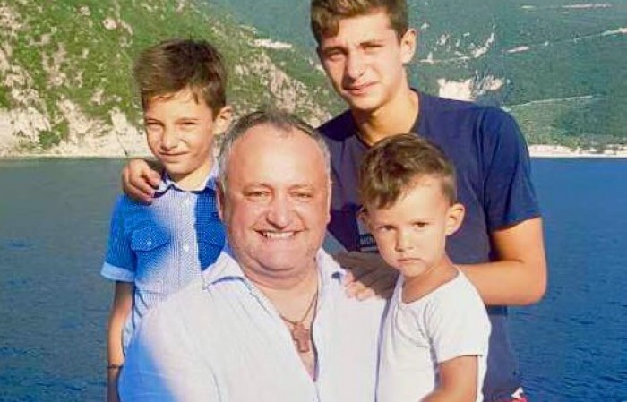 Din nou în vacanță: După Teheran, Igor Dodon a revenit în Grecia Din nou în vacanță: După Teheran, Igor Dodon a revenit în Grecia
