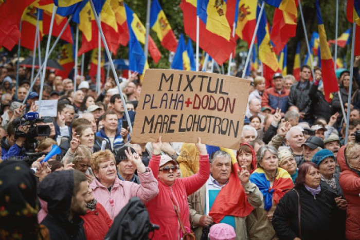 Partidele de opoziție ies din nou în stradă: „Dacă nu-ți place să fii călcat în picioare, vină duminică la Parlament” Partidele de opoziție ies din nou în stradă: „Dacă nu-ți place să fii călcat în picioare, vină duminică la Parlament”