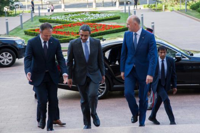 Șeicii din Dubai invitați să participe la privatizarea întreprinderilor de stat cum ar fi Moldtelecom sau Air Moldova Șeicii din Dubai invitați să participe la privatizarea întreprinderilor de stat cum ar fi Moldtelecom sau Air Moldova