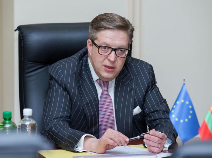 Pirkka Tapiola despre victoria lui Igor Dodon la alegeri: Nu cred că relațiile cu UE se vor schimba foarte mult Pirkka Tapiola despre victoria lui Igor Dodon la alegeri: Nu cred că relațiile cu UE se vor schimba foarte mult