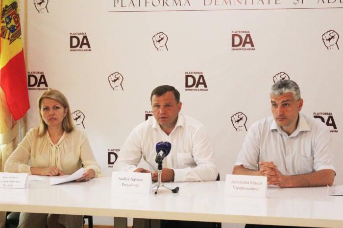 Platforma DA, despre atacul asupra CALM și mesajul către primari: Vă îndemnăm să rămâneţi fideli oamenilor, alegătorilor voştri Platforma DA, despre atacul asupra CALM și mesajul către primari: Vă îndemnăm să rămâneţi fideli oamenilor, alegătorilor voştri