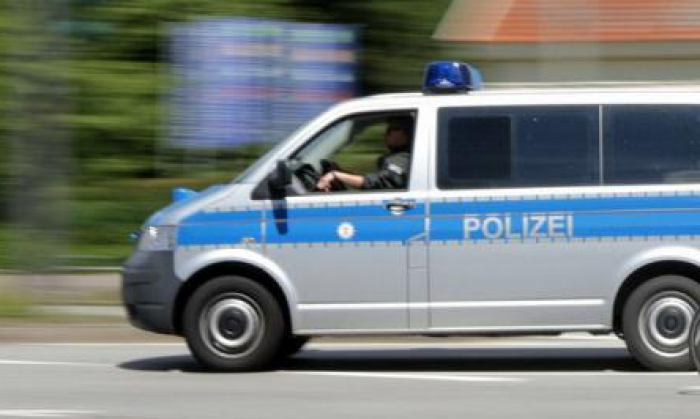 Poliția germană, în căutarea unui bărbat care a intrat înarmat într-o școală din apropiere de Stuttgart Poliția germană, în căutarea unui bărbat care a intrat înarmat într-o școală din apropiere de Stuttgart