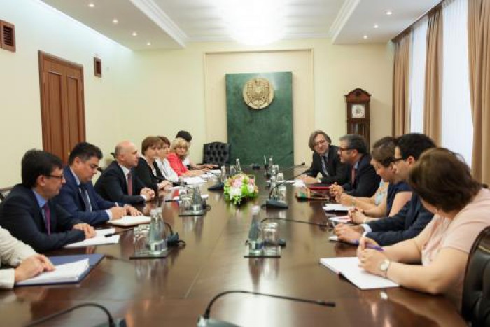 Premierul Pavel Filip a avut o întrevedere cu echipa de experți ai FMI, aflată în vizită de lucru la Chișinău Premierul Pavel Filip a avut o întrevedere cu echipa de experți ai FMI, aflată în vizită de lucru la Chișinău