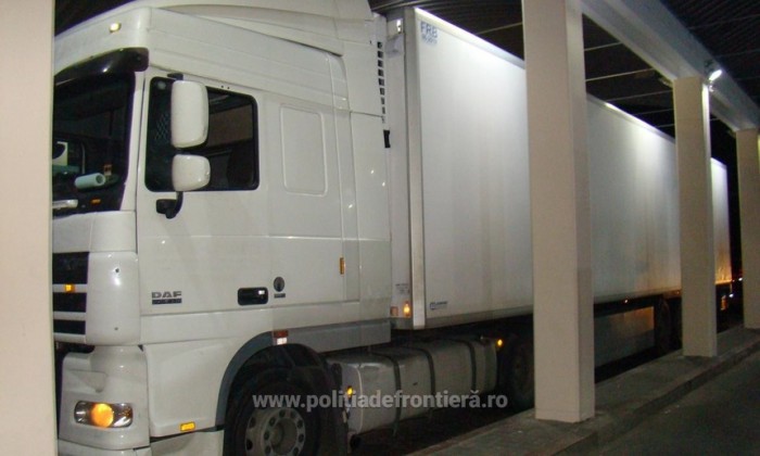 Presa română: Coadă de aproximativ 150 de TIR-uri la Vama Albița, pe sensul de ieșire spre Republica Moldova Presa română: Coadă de aproximativ 150 de TIR-uri la Vama Albița, pe sensul de ieșire spre Republica Moldova