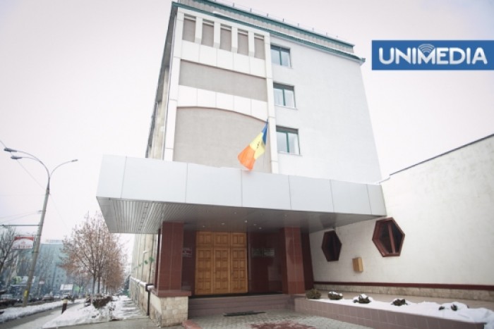 Preşedintele Asociaţiei producătorilor de carne de păsare din Moldova, reținut de CNA Preşedintele Asociaţiei producătorilor de carne de păsare din Moldova, reținut de CNA