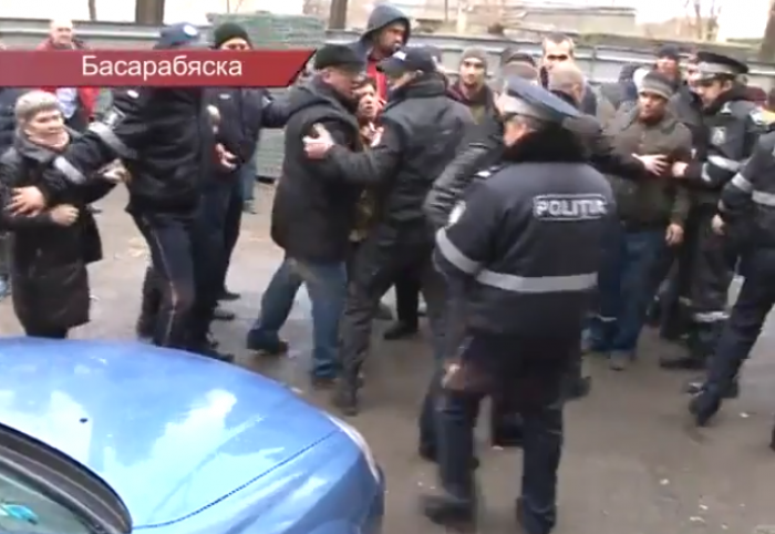 Primari solidari. Edilii din Nisporeni și Puhoi își manifestă nemulțumirea față de modul în care a fost reținut primarul din Basarabeasca Primari solidari. Edilii din Nisporeni și Puhoi își manifestă nemulțumirea față de modul în care a fost reținut primarul din Basarabeasca