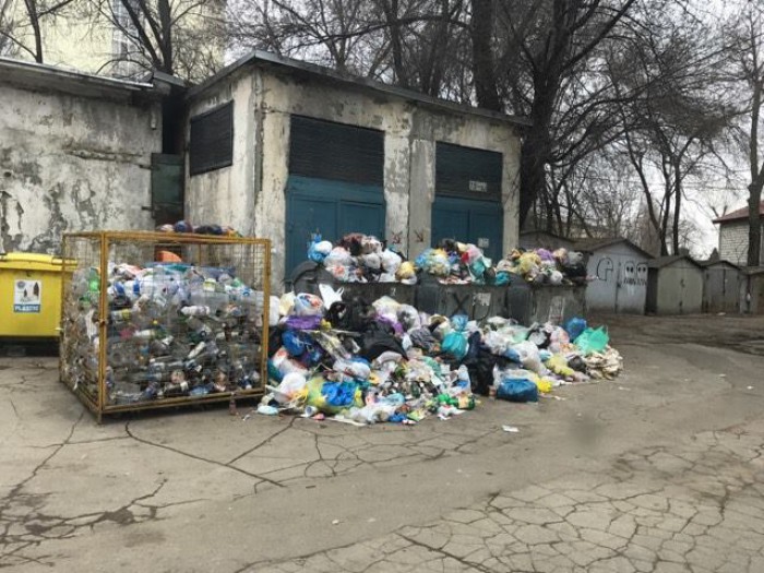 Primăria face experimente? Chirtoacă, despre mormanele de gunoi: Vedem ce se întâmplă dacă serviciile noastre îşi sistează activitatea Primăria face experimente? Chirtoacă, despre mormanele de gunoi: Vedem ce se întâmplă dacă serviciile noastre îşi sistează activitatea