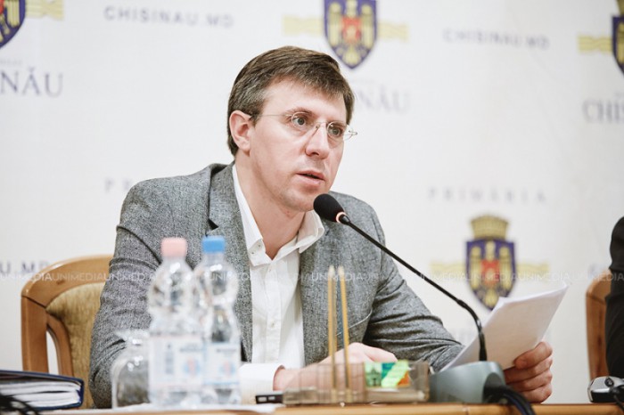 Primarul capitalei confirmă că Nistor Grozavu a semnat contractul legat de parcările cu plată, fără acordul Consiliului Municipal: „Se mai poate întâmpla” Primarul capitalei confirmă că Nistor Grozavu a semnat contractul legat de parcările cu plată, fără acordul Consiliului Municipal: „Se mai poate întâmpla”