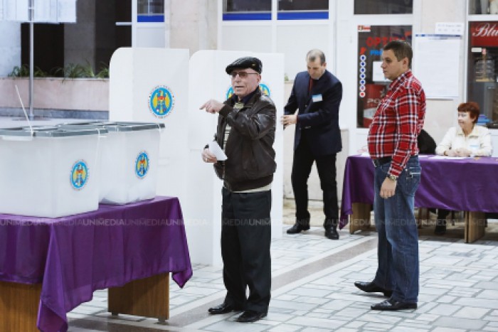 Promo-LEX: Implementarea sistemului electoral mixt începe tardiv și cu încălcarea legii Promo-LEX: Implementarea sistemului electoral mixt începe tardiv și cu încălcarea legii