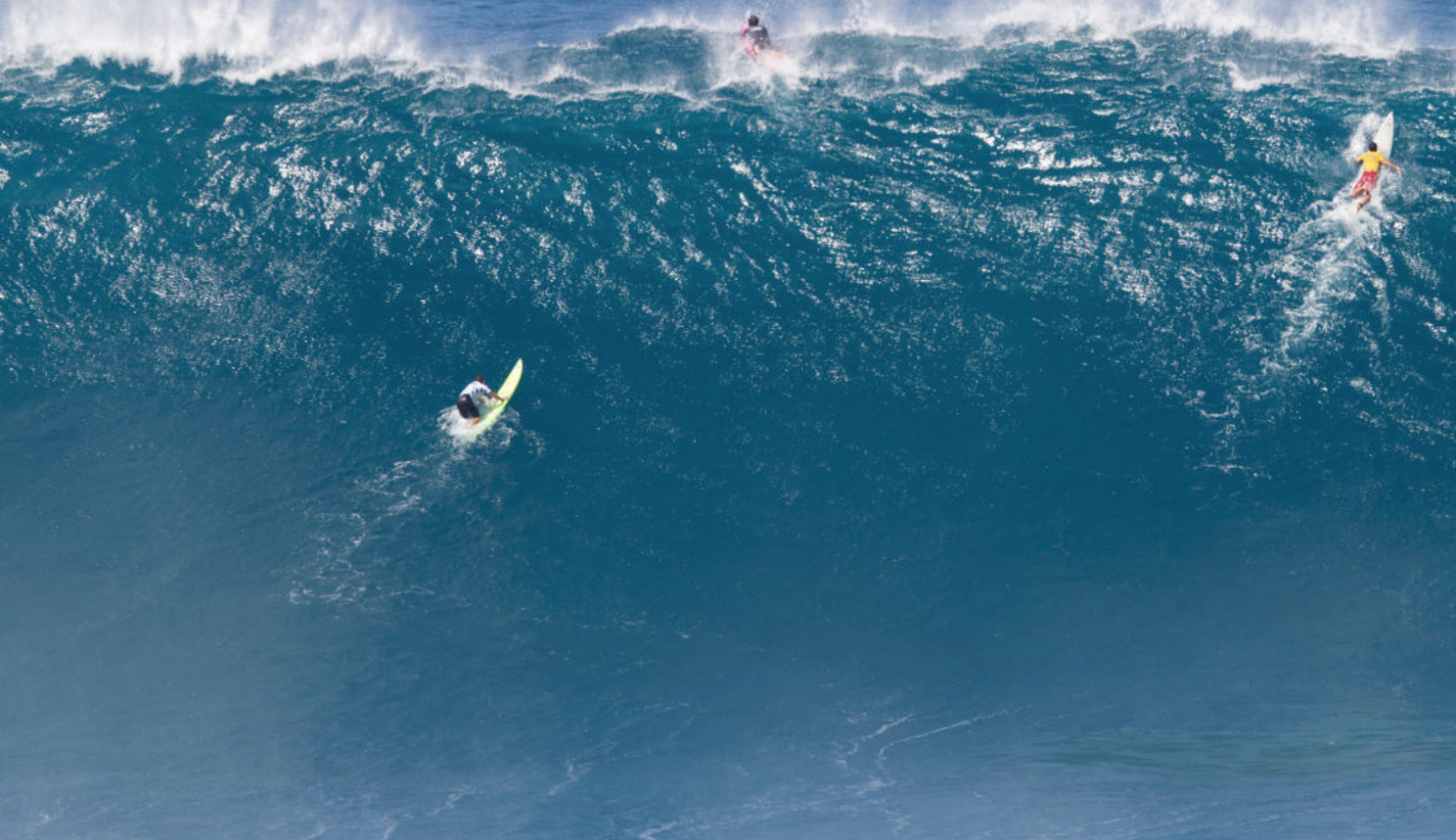 (video) Record mondial: Un brazilian a plutit pe un val înalt de 25 de metri