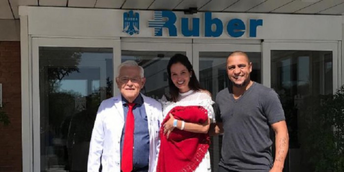 Roberto Carlos are un motiv în plus de fericire! Brazilianul a devenit tată pentru a noua oară Roberto Carlos are un motiv în plus de fericire! Brazilianul a devenit tată pentru a noua oară